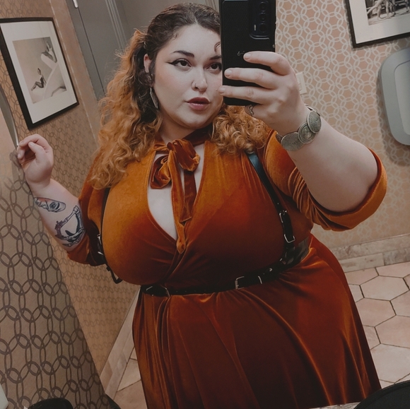 Meet your Posher, Brittney - Picture 7 of 9